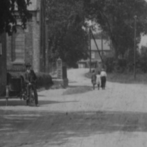 Clipped image from photograph 313-1, which shows the view looking down
Sea Dyke Way towards the junction with North Lane.
The chapel at the junction of Littlefield Lane can be seen on the left.