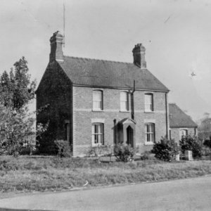 "Lapstone Villa", Sea Dyke Way, Marshchapel.
The Clover family lived there from 1935 to 1967.
It was then occupied by Dennis and Joyce Quirke (nee Clover), until her death on 30th. November 2007.
(her husband Dennis having pre-deceased her).