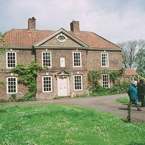 View of Marshchapel Hall as seen from Sea Dyke Way.
This Georgian House was onced owned by Sir Joseph Banks.