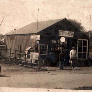 This photograph is of the Red Garage, Sea Dyke Way, Marshchapel when it was owned by Mr George S. Atkinson (Mrs Marjorie Mossops father).
It was thought the photograph was taken pre 1925.