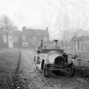 Two WW1 soldiers driving out of Marshchapel Hall grounds.