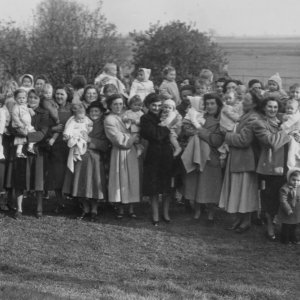 We are not sure what the mother and baby event was or indeed when it took place.
Mirrie Leak can be seen behind the lady on the front row, wearing a black hat and holding a baby.