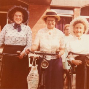 Unfortunately we do not know what the occasion was, but Alice Pickard,
can be seen on the right hand side of the photograph, with the bicycle.
