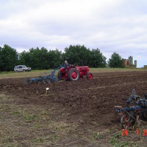Ploughing competition - 24th. July 2005.
Casting an eye over things is Nigel Wray.
