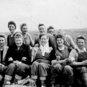 This photograph was taken in the early 1950s.
Back Row - L to R; Mrs Johnson, Min Winters, Joan Beales, Mrs Royal.
Front Row - L to R; Kath Grantham, Mabel Manders, Janet Parlur, Mary Glover, Mrs Appleby, Ena Todd.