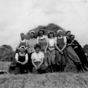 Back Row - L to R; Ena Todd, Kath Grantham, May Richardson, Unknown, Mrs Johnson, Rose Campbell, Mrs Royal.
Front Row - L to R; Mrs Appleby, Beryl Ireland.