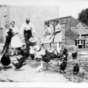 This photograph was taken on a farm near the sea, which was eventually incorporated into Caudwell,s Farm.
Millie Deamer, "nee Younger", can be seen on the right. The photograph was probably taken in the early 1920s.
