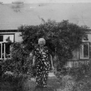Florence Elvin
This photograph was taken outside her cottage on the corner of Sea Dyke Way and North Lane.
Florence was born in 1882 and died 7 January 1959.