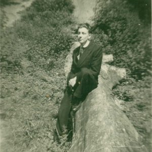 Des Osborne -  friend of Colin Lyons - who used to visit the School House from time to time to play the organ.
He lived in Marshchapel at one time.