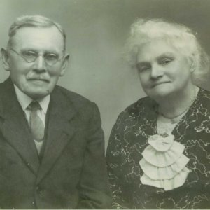 Fred and Maud Wray
Fred was the village baker and lived in what is now called "The Old Bakery" on Sea Dyke Way.