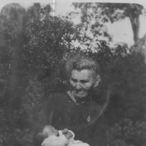 This photograph was taken in 1949 and shows Linda Lovatt as a baby with a lady known as "Granny Grantham". 
Linda thought this may have been taken in North Somercotes but is uncertain.