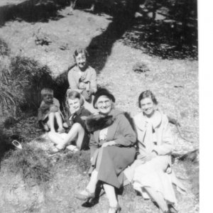 Lyons family Hubbards Hills, Louth.
Colin, Jean and Marion with Nora on the left and Mary - wife of Ken Lyons - who lived in a wooden hut off Church Lane.