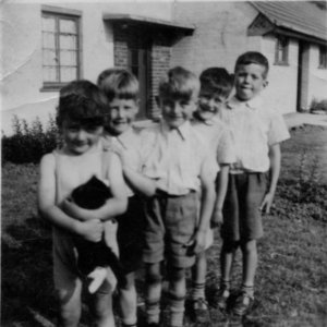 John Lingard, Renetje Parker, Wilf Deamer
Rick and Geoff Newton.
Photograph taken in Northway, Marshchapel.
C. mid to late 1950s.