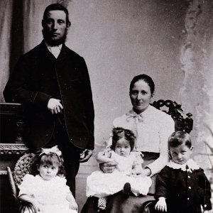 Sarah Jane Johnson Parker born in Marshchapel in 1876. She is seen here with her husband John Scoffing.  
She died at Brackenborough in 1914 aged 36 leaving 10 children.