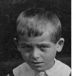 Aubrey Patrick
He lived for many years with his sister Winnie in a bungalow on the right hand side of the road on the way to Eskham.
He was a Churchwarden at St. Marys for many years.
This photograph is thought to have been taken in the early 1920s.