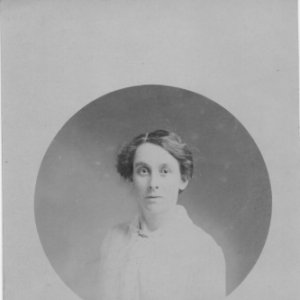 Fanny Epton - Photograph taken November 1917
Her first husband, Bert Epton, was killed in the last two weeks of WW1. She later remarried and became Fanny Pinder.
She lived in a house on the left hand side at Willow Tree Corner just before Covenham Reservir when heading from Marshchapel to Covenham.
The house still stands - 2013