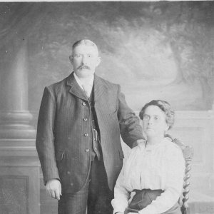 Henry and Lizzie Hook
Lizzie was the sister of Sarah Jane -known as Sally - Patrick, Fanny Epton - Pinder by her second marriage - Clara Stubbs and Annie Dowlman - the maiden name of the sisters was Johnson.