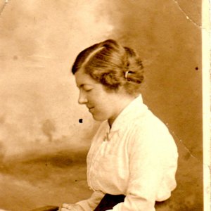 Alice Evison - later Burgess.
Photograph taken in 1917