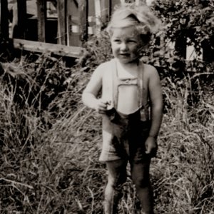 Pip Brooks
Pip lived at the White Horse, Marshchapel for many years when his family ran the pub.
This picture was taken around 1950.