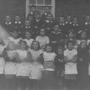 Marshchapel School 1915.
Note how most of the girls wore pinafores to keep their clothes clean.